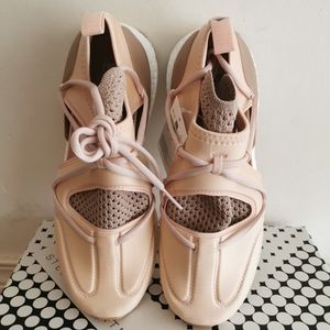 Stella McCartney Adidas ULTRABOOST T. S